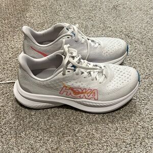 Hoka Mach 6